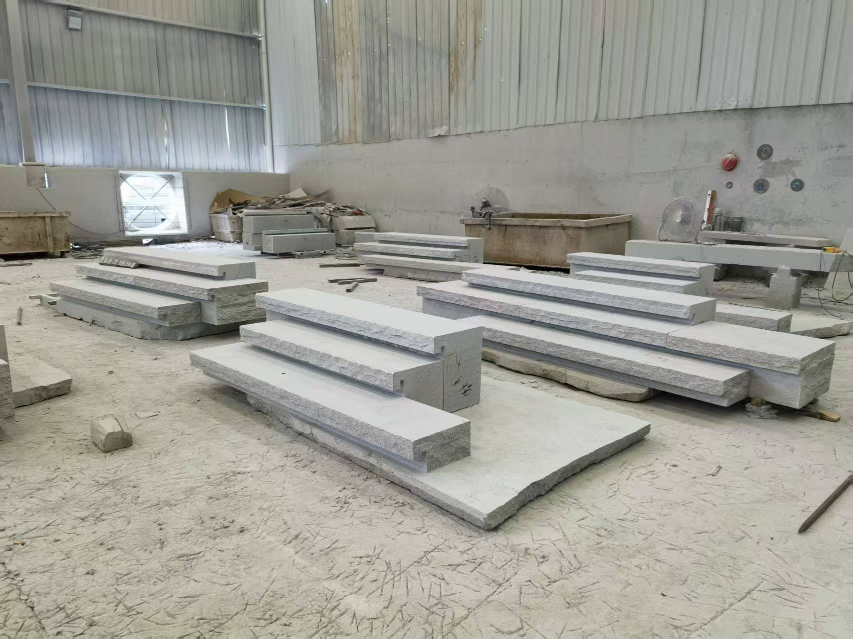 漯河 整石台阶（大面火烧+侧面自然面），出货前厂内拼装