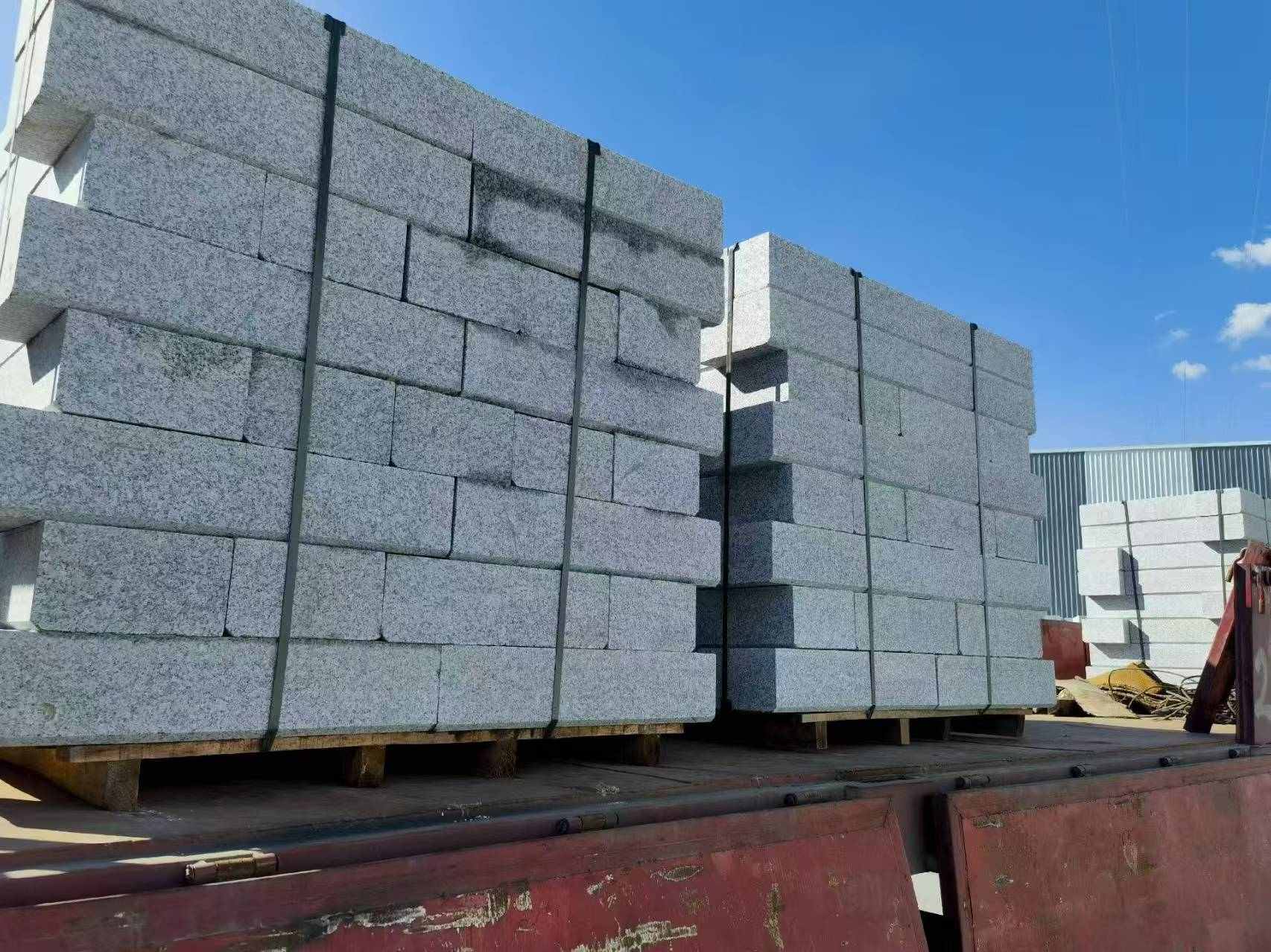 漯河 路沿石装车出货