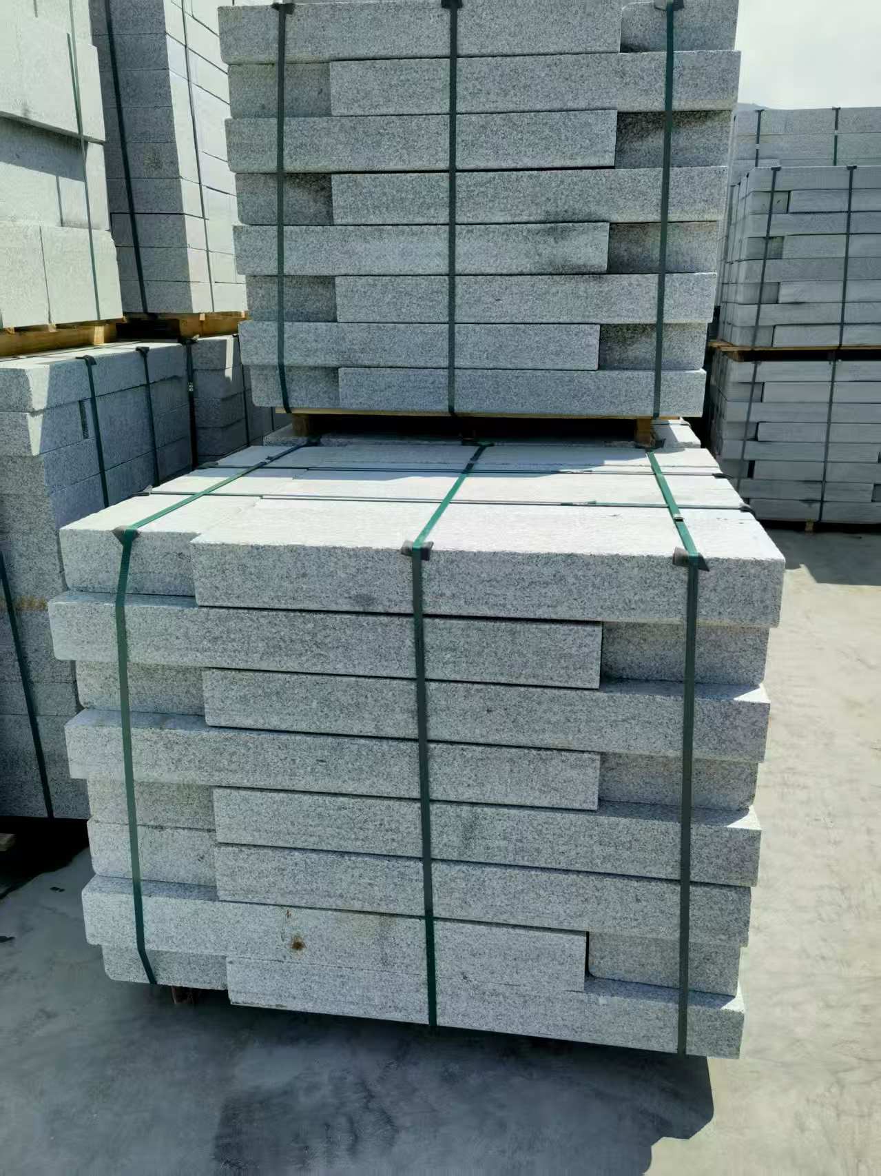 漯河 芙蓉白花岗岩路沿石、平石尺寸标准，色泽均匀