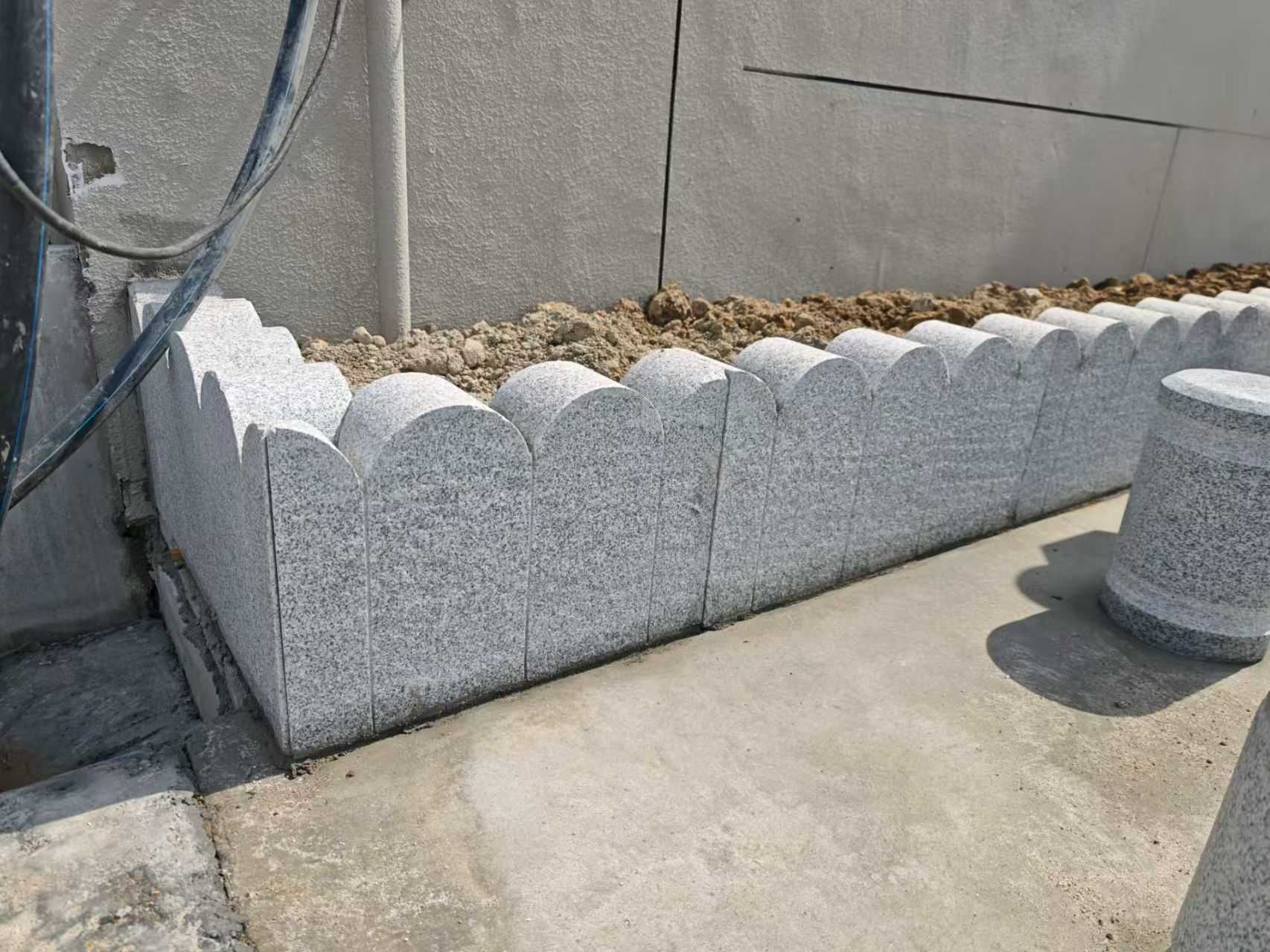 漯河 芝麻白花岗岩花边石铺装效果图